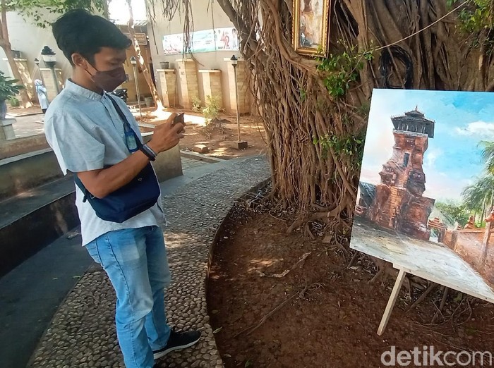 Lukisan Menara Kudus