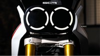 New Ducati Desert X ini disinyalir masih akan menyajikan lampu yang sama seperti pada model konsep dengan desain lampu bulat LED pada bagian depan. Foto: doc. Ducati