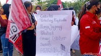 Selain memperingati HTN 2021, aksi tersebut juga bertepatan dengan momentum 61 tahun kelahiran Undang-undang (UU) Nomor 5 Tahun 1960. Tentang Peraturan Dasar Pokok-Pokok Agraria atau yang biasa dikenal UU Pokok Agraria.