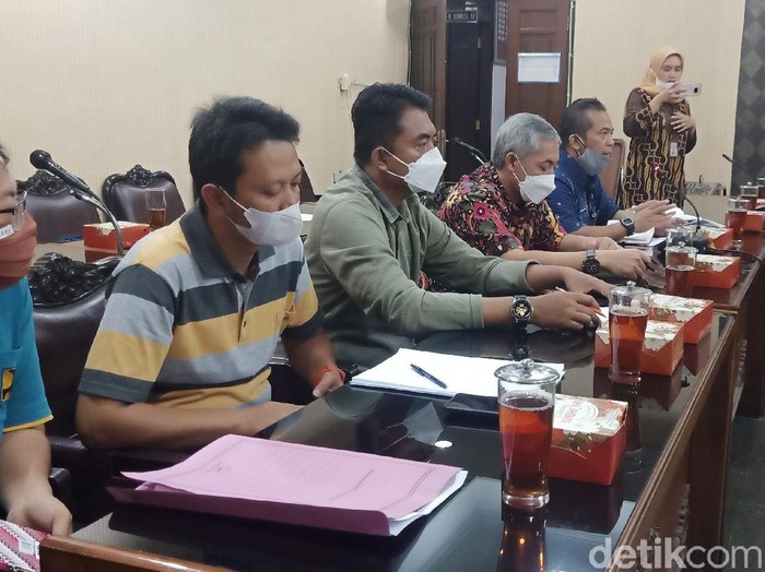 Rapat antara Komisi III DPRD dengan Dinas PUPR Banjarnegara, Jumat (24/9/2021).