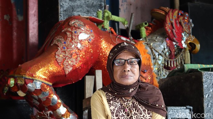 Kelompok sanggar seni asal Karawang.