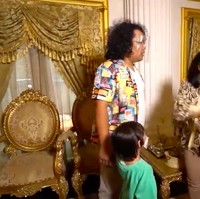 Bak di istana Eropa, interior bergaya klasik memenuhi hampir di setiap sudut sekolah. (Foto: YouTube/Trans7)