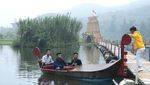 Bisa! Naik Perahu, Main Bebek-bebekan, atau Kemping di Situ Rawa Gede