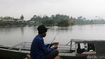 Bisa! Naik Perahu, Main Bebek-bebekan, atau Kemping di Situ Rawa Gede