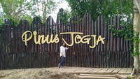 Icon Pinus Jogja di Kawasan wisata Pinus Sari