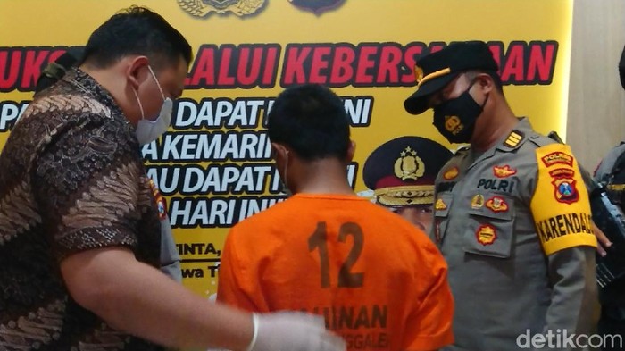 Polisi menangkap seorang ustaz di salah satu ponpes di Trenggalek. Ia mencabuli 34 santriwati.