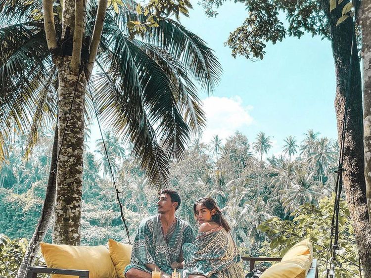 So Sweet! Romantisnya Vincent Verhaag dan Jedar saat Kulineran Bareng