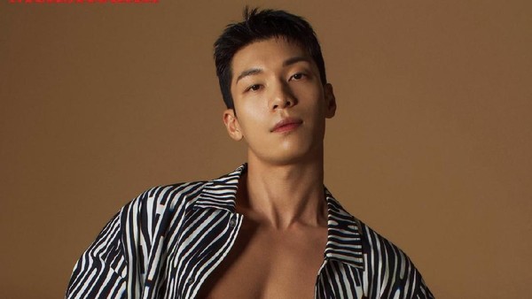 8 Foto Wi Ha Joon, Polisi Ganteng Bikin Meleleh Jadi Impostor Squid Game