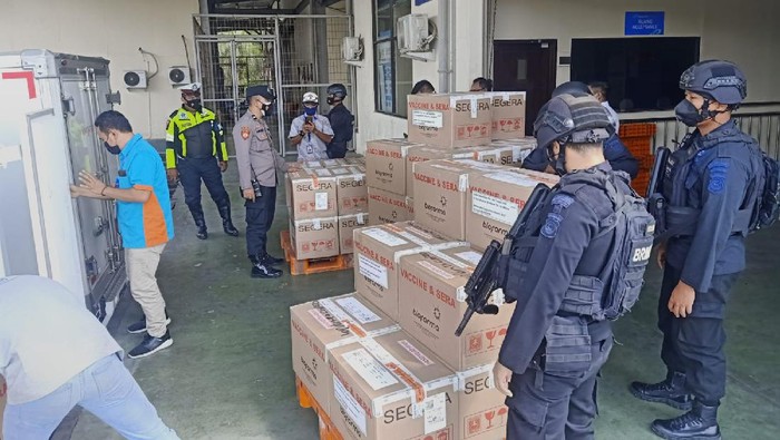 365 Ribu Dosis Vaksin Sinovac kiriman Kementerian Kesehatan (Kemenkes) tiba di NTB