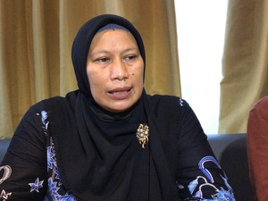 Mantan Guru Jelaskan Asal Usul Uang yang Ditransfer Anak Nia Daniaty
