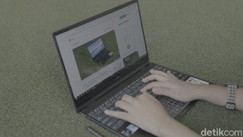 Laptop ini tampil ramping, sasisnya super tipis 13,9 mm. Bobotnya cuma 1,3 kg. Foto: Andhika Lingga/detikcom