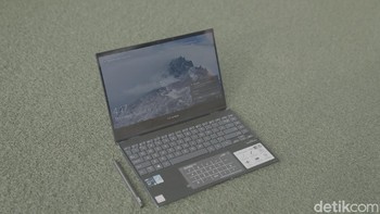 Layarnya 1.920 x 1.080 FHD tersertifikasi TUV Rheinland. Speakernya Harman Kardon yang memberikan kualitas audio mumpuni. Foto: Andhika Lingga/detikcom