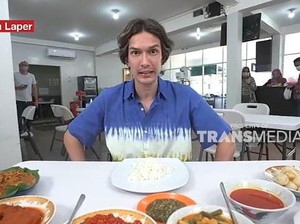 Bikin Laper! Dimas Beck Cicip Asam Padeh hingga Bubur Kampiun yang Manis Legit