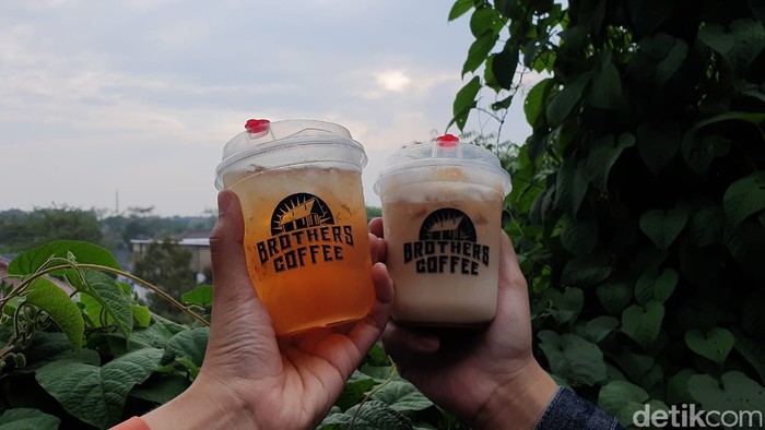 Brothers Coffee : Serasa di Dago! Ngopi di Brothers Coffee Serpong Bisa Lihat Pemandangan dari Ketinggian