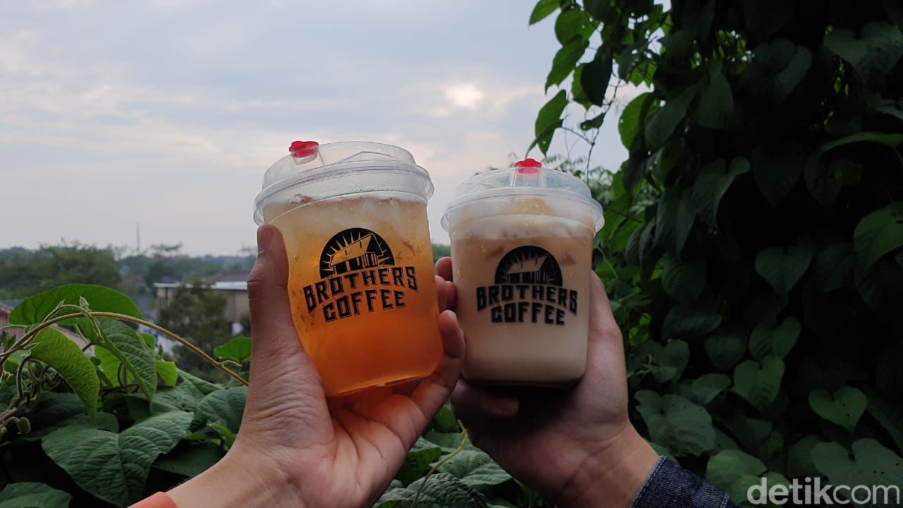 Brothers Coffee : Serasa di Dago! Ngopi di Brothers Coffee Serpong Bisa Lihat Pemandangan dari Ketinggian