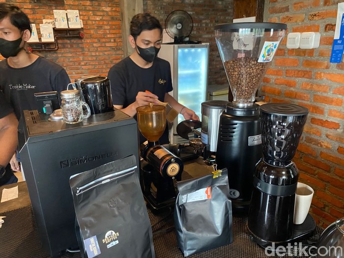 Keren! Ngopi di Brothers Coffee Bisa Sekalian Lihat Pemandangan