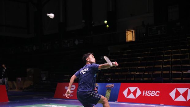 Tim bulutangkis Indonesia akhirnya menjajal lapangan yang akan menjadi lokasi pertandingan Piala Sudirman 2021. Anthony Sinisuka Ginting membebeberkan kesan-kesannya.