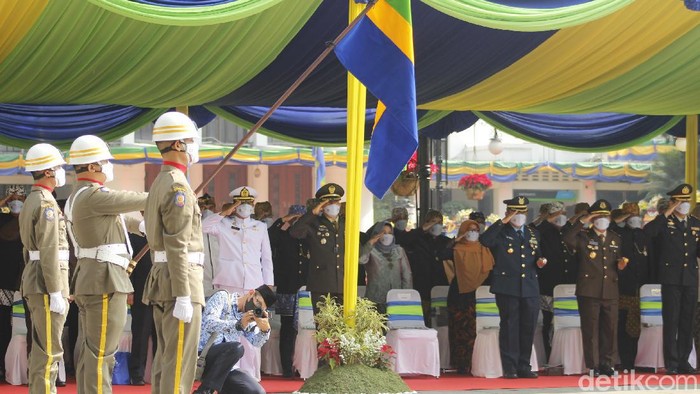 HUT Bandung, Pemkot Tancap Gas Pulihkan Ekonomi Pascapandemi Pemkot Bandung akan tancap gas memulihkan ekonomi pascapandemi COVID-19 di hari jadinya yang ke-211.