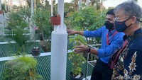 Saat ke lokasi, memang tidak akan merasakan seperti di sebuah lokasi instalasi pengelolaan air limbah kawasan industri, karena tanaman hias berbagai jenis yang memenuhi lokasi tersebut seolah berada di sebuah taman wisata bunga.