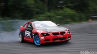 Dikatakan drifter papan atas Indonesia Emmanuel Adwitya Amandio, dalam drifting yang paling penting adalah mobil bisa sliding atau ngesot.