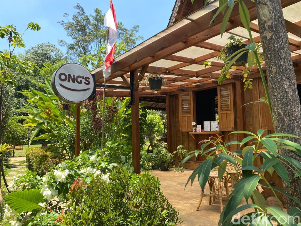 Ngopi Santai di 'Rumah Joglo' Tersembunyi yang Ada di Perbatasan Tangerang-Depok