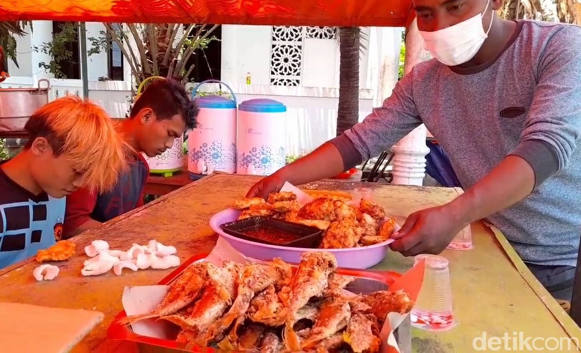 Keren! Di Brebes Ada Warung Gratis yang Tawarkan Makan Sampai Kenyang
