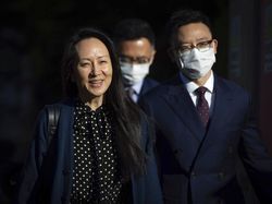 Bos Huawei Dibebaskan, Warga China Tumpah Ruah Menyambut di Bandara