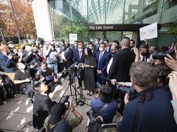 Bos Huawei Dibebaskan, Warga China Tumpah Ruah Menyambut di Bandara