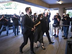 Bos Huawei Dibebaskan, Warga China Tumpah Ruah Menyambut di Bandara