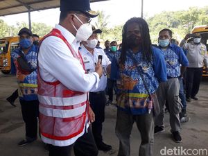 Menhub Cek Bus Angkutan PON XX Papua, Minta Sopir Utamakan Keselamatan