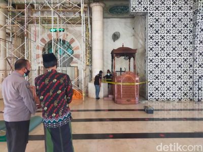 Penampakan Mimbar Masjid Raya Makassar yang Dibakar OTK