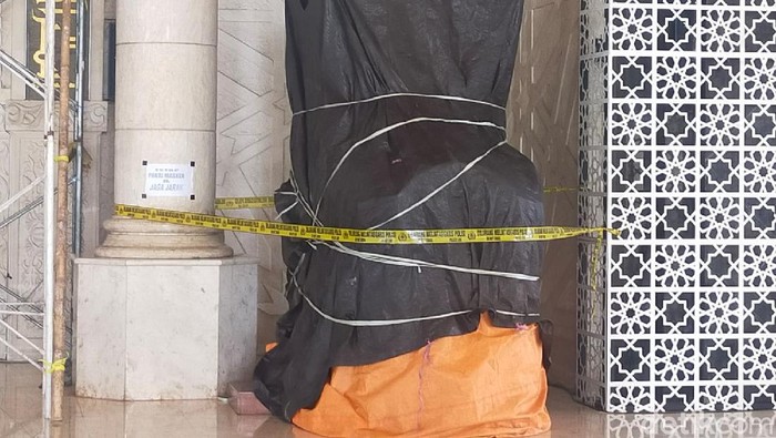 Mimbar Masjid Raya Makassar dibakar OTK.