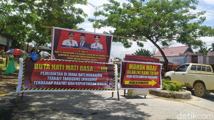 Potret jalan poros rusak parah di Kota Kendari. Potret jalan poros rusak parah di Kota Kendari.