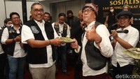 Dalam kegiatan ini juga dilakukan Launching Serikat Rakyat Gotong Royong (SRGR) Bersama Keluarga Besar Modified Motorcycle Club (MMC) Outsiders Indonesia dan Klub Komunitas Kota Bandung.