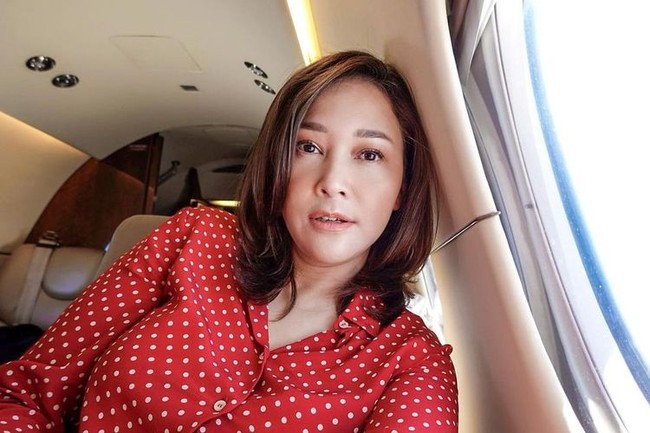 Terakhir ada Maia Estianty. Walau kini sudah hidup bahagia bersama Irwan Mussry, sebelumnya Maia sempat mengalami percekcokan dengan mantan suami pertamanya, Ahmad Dhani. Dalam salah satu video YouTube milik Denny Sumargo, Maia mengungkapkan hal mengejutkan di balik perceraiannya dengan Ahmad Dhani. Tak hanya karena perselingkuhan, rupanya KDRT juga menjadi salah satu faktor dalam perceraiannya itu. Foto: Instagram @maiaestiantyreal