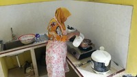 Selanjutnya, dia mulai mengambil puluhan liter susu kambing etawa setiap pekannya. Susu tersebut untuk konsumsi pribadi dan kebutuhan kontes kambing etawa. Foto: detikcom/Pradito Rida Pertana
