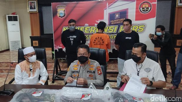 Tampang pria yang nekat membakar mimbar Masjid Raya Makassar.