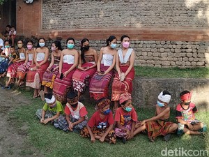 Lebih Dekat ke Tenganan Pegringsingan, Desa Wisata Bali Kuno