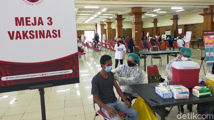 vaksinasi di semen gresik
