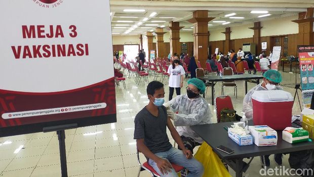 vaksinasi di semen gresik