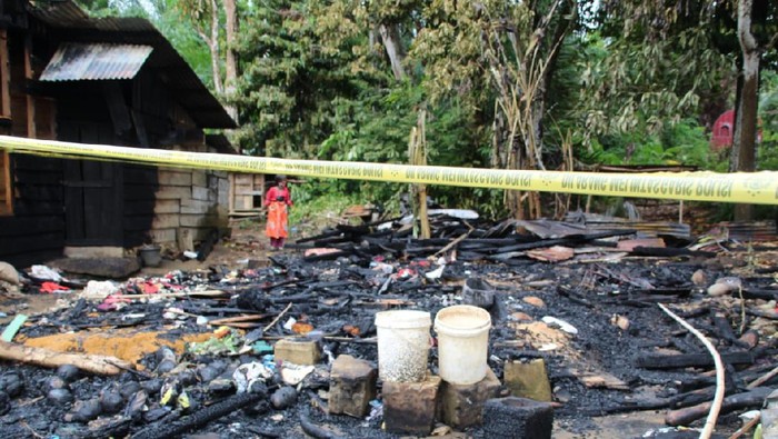 2 rumah warga di Tapteng yang terbakar