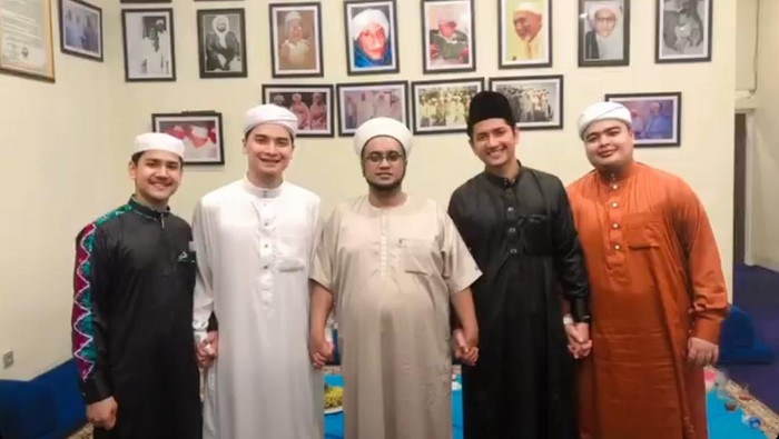 Momen Alvin Faiz dan Zikri Daulay bertemu