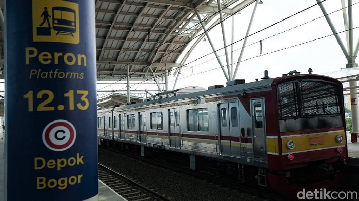 Asyik! Jalur Layang Bogor Line Stasiun Manggarai Mulai Beroperasi Pembangunan jalur layang Bogor Line di Stasiun Manggarai sudah selesai. Fasilitas ini pun sudah bisa digunakan oleh penumpang KRL.