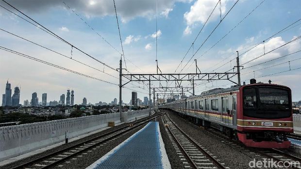 Asyik! Jalur Layang Bogor Line Stasiun Manggarai Mulai Beroperasi Pembangunan jalur layang Bogor Line di Stasiun Manggarai sudah selesai. Fasilitas ini pun sudah bisa digunakan oleh penumpang KRL.