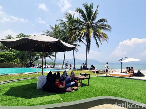 Bukan Bali, Beach Club Ini Ada di Pelabuhanratu