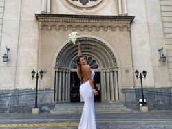 Model Ini Dilamar Syekh Arab dengan Mahar Rp 7 M Setelah Nikahi Diri Sendiri