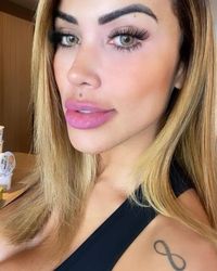 Model Ini Dilamar Syekh Arab dengan Mahar Rp 7 M Setelah Nikahi Diri