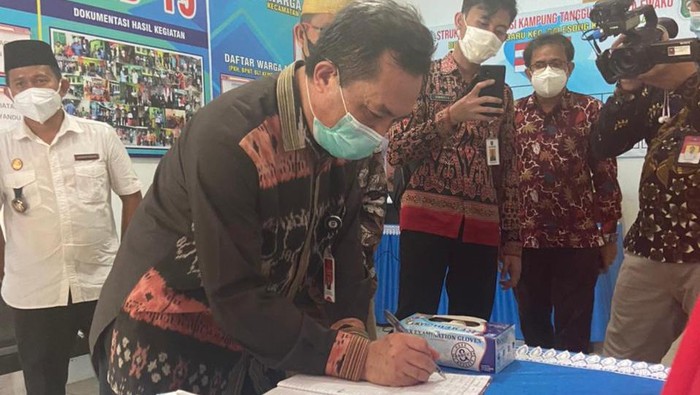 Dirjen Bina Pemdes Minta Kades Tak Lengah Meski Kasus Corona Turun