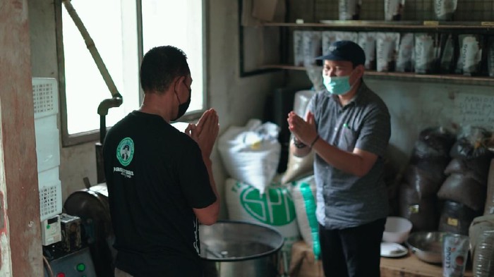 Dosen Unesa Rancang Mesin Otomatis Produksi Kopi Ledug