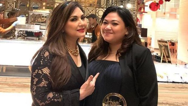 Galeri Olivia Daniaty Begini Keakraban Olivia, Putri Nia Daniaty Saat Makan Bersama Keluarga